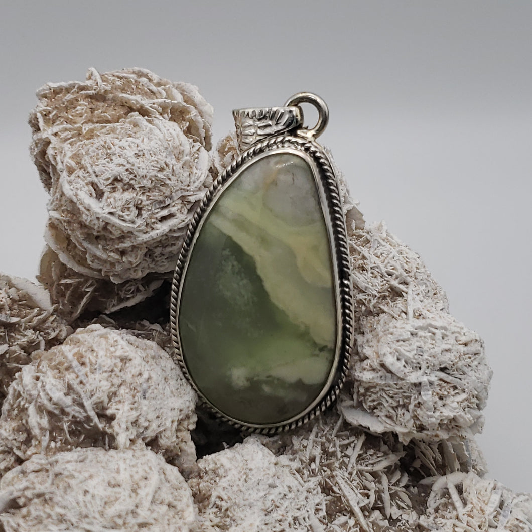 Green Chalcedony Sterling Silver Pendant with 20