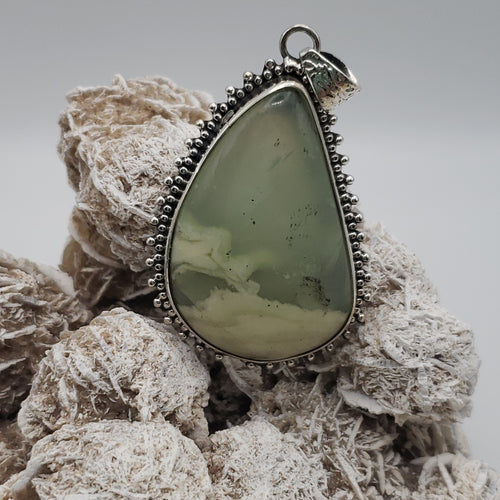 Green Chalcedony Sterling Silver Pendant with 20