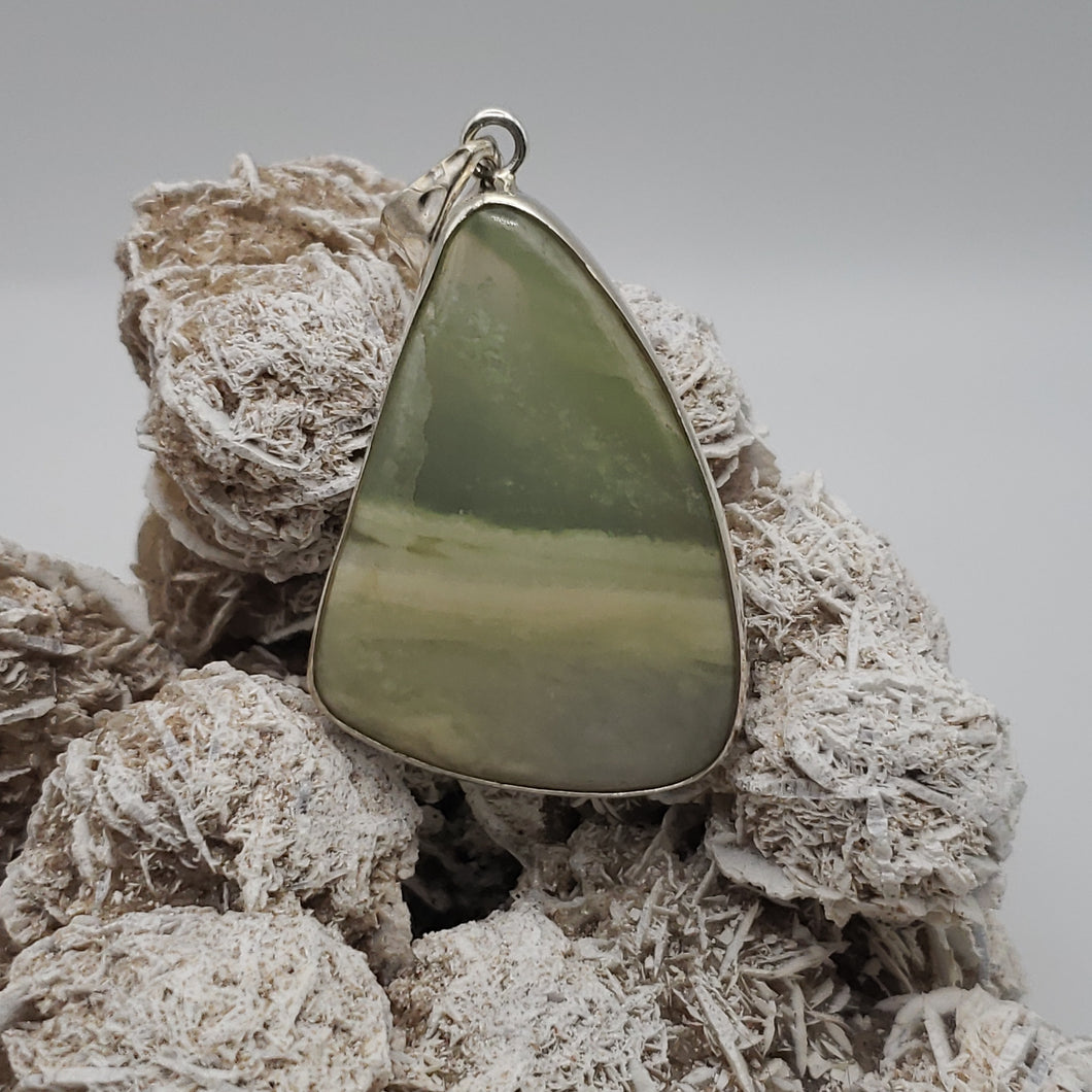 Green Chalcedony Sterling Silver Pendant with 20