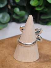Load image into Gallery viewer, Turquoise Sterling Silver Flower Ring